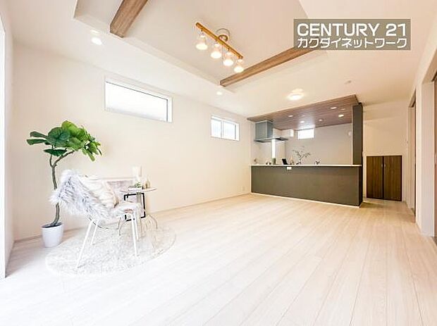 開放的なリビングダイニングには自然と家族みんなが集まってきます。