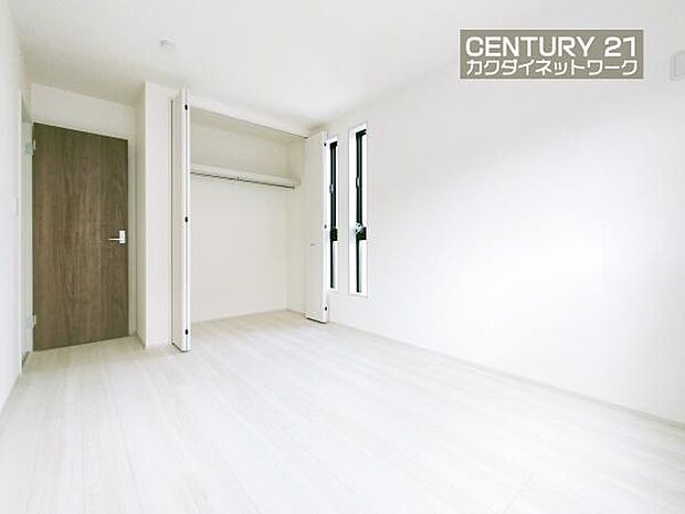 住まう方でカスタマイズしていただけるシンプルなデザインの内装。