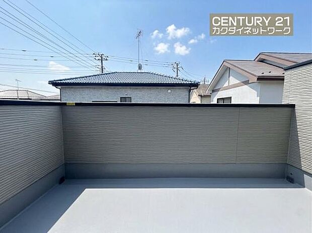 充分な広さが確保されたバルコニー。