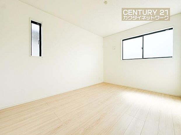 住まう方でカスタマイズしていただけるシンプルなデザインの内装。