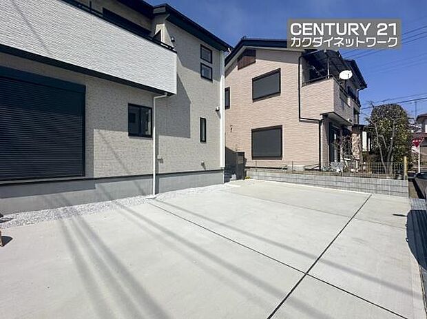 カースペース3台なので、3台所有やゲスト用スペースとして活用できます。スペースに余裕があるので乗り降りも楽ちんです。