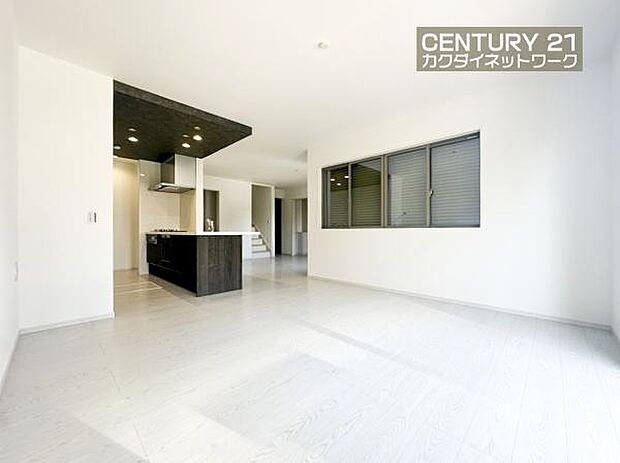 リビングとダイニング、2つの空間機能を活かし、巧みに使い分ける発想が、ライフスタイルに新しいゆとりをもたらします。