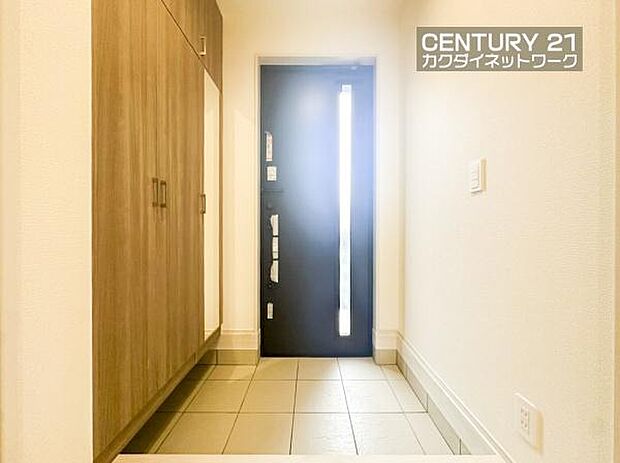 ミラー付きシューズBOXで玄関をきれいにお使いいただけます。