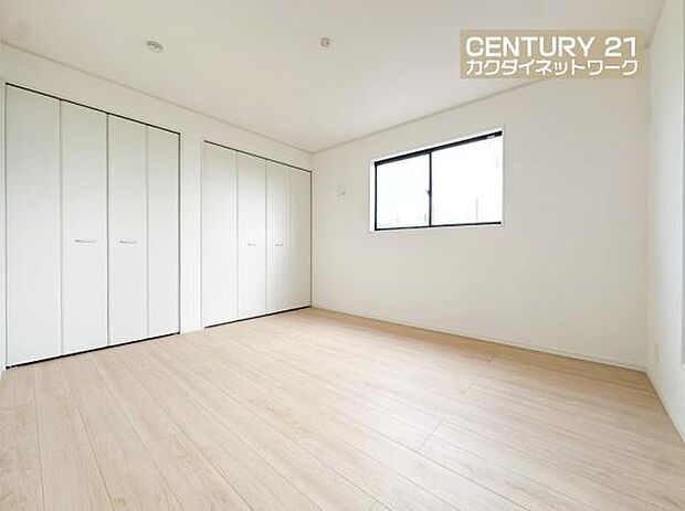 住まう方でカスタマイズしていただけるシンプルなデザインの内装。