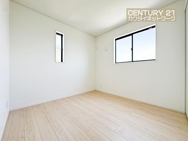 住まう方でカスタマイズしていただけるシンプルなデザインの内装。