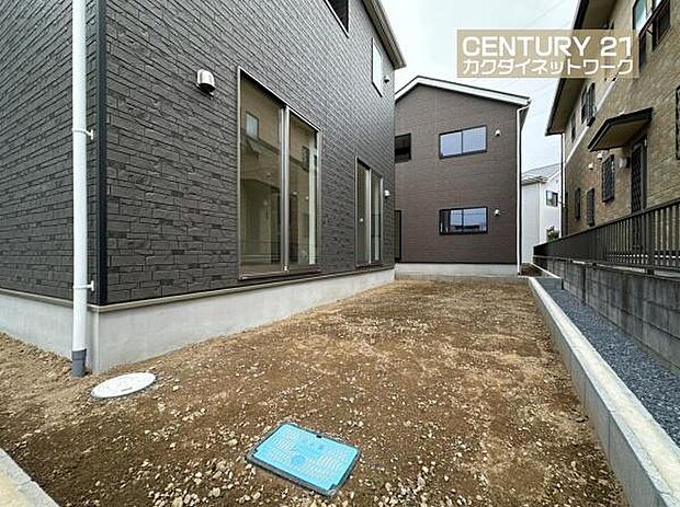 お庭では、家庭菜園などを楽しめます。