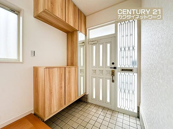 家族が毎日使う場所でありお客様をお迎えする玄関。