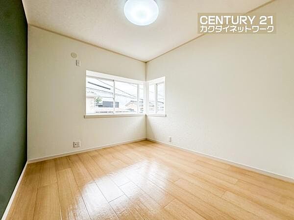住まう方でカスタマイズしていただけるシンプルなデザインの内装。