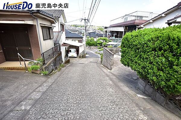 【前面道路】北側道路です。