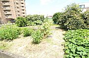 ピアゴ上和田店まで　約550ｍ　徒歩約7分。スギドラッグ岡崎上和田店まで　約450ｍ　徒歩約6分。