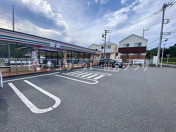 ゼブンイレブン綾瀬深谷南1丁目店まで832m