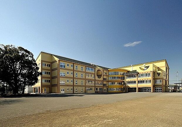 綾瀬小学校まで1222m