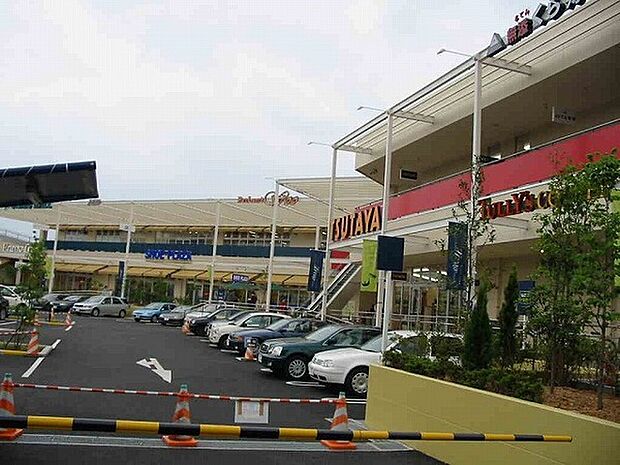 トレアージュ白旗ショッピングセンターまで663m