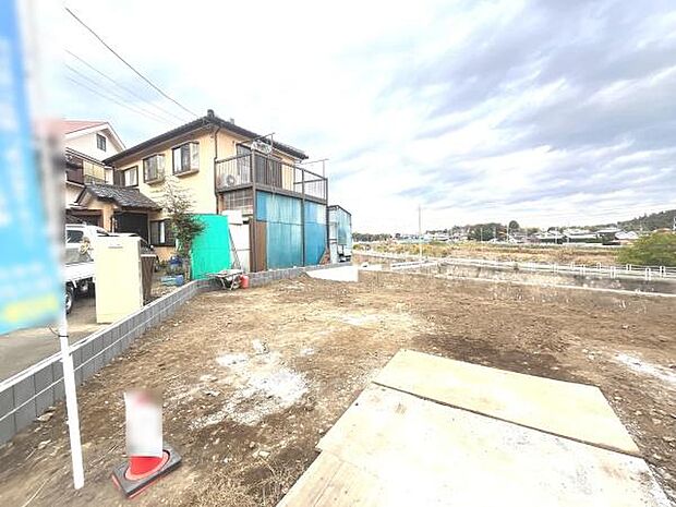 日当たりのよい開放感のある土地です。前面道路からのアクセスもしやすい立地になっています。