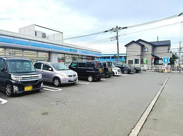 ローソン藤沢大庭店まで215m