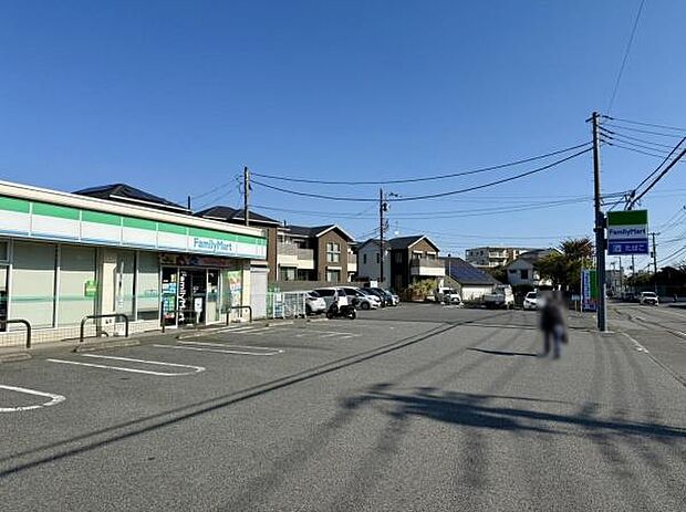 ファミリーマート 羽鳥五丁目店まで608m