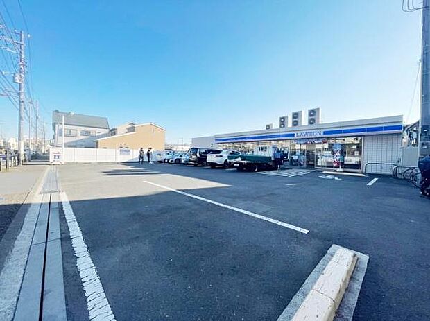 ローソン鵠沼神明四丁目店まで758m