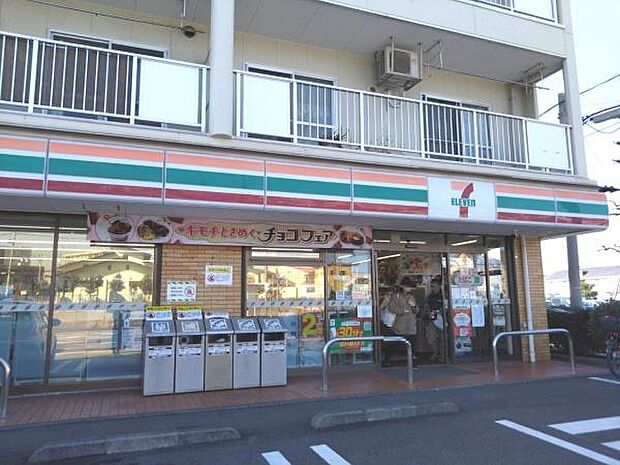 セブンイレブン石川3丁目店まで403m、駐車スペースがたくさんあるので、駐車しやすいコンビニ