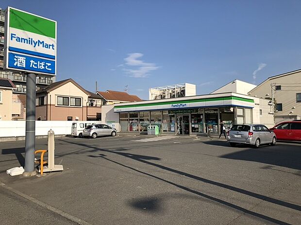 ファミリーマート藤沢石川二丁目店まで571m