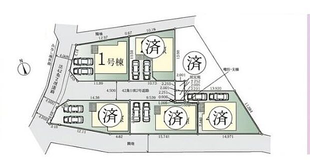 全6区画の敷地配置が一目で分かる区画図です。それぞれの区画に駐車スペースが確保されています。道路幅や接道状況も図面でご確認いただけます。開放感のあるレイアウトで周辺環境も考慮されています。