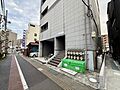建物の外観はシ...