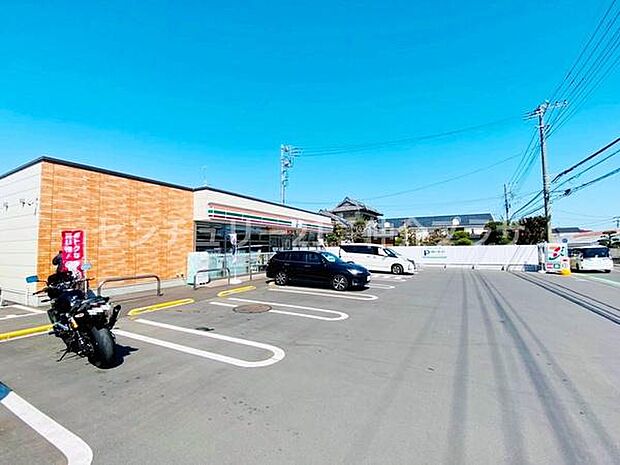 セブンイレブン藤沢亀井野南店まで702m