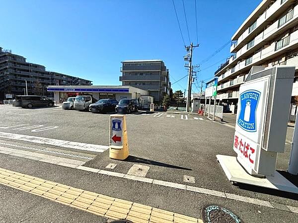 ローソン藤沢湘南台店まで445m