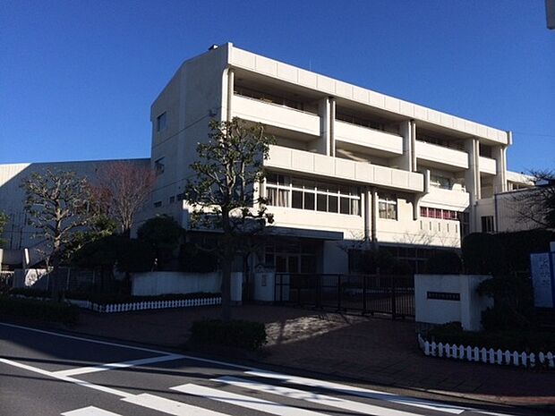藤沢市立羽鳥中学校まで572m