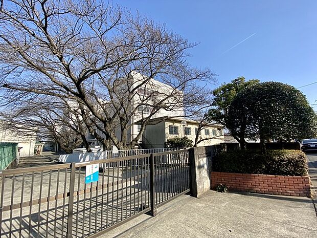 湘南台中学校まで1200m