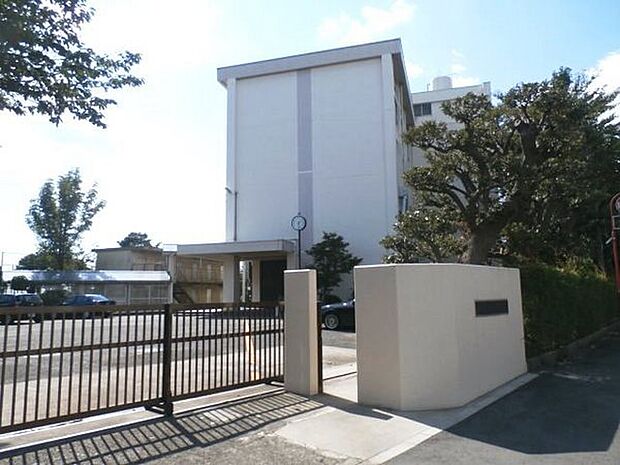 御所見中学校まで1717m