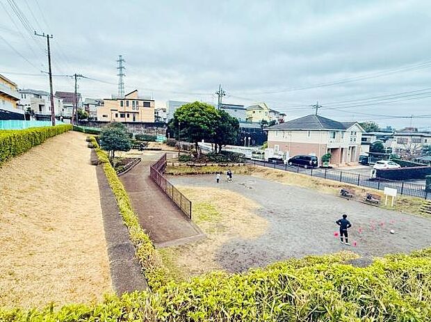 渋谷の里公園まで657m