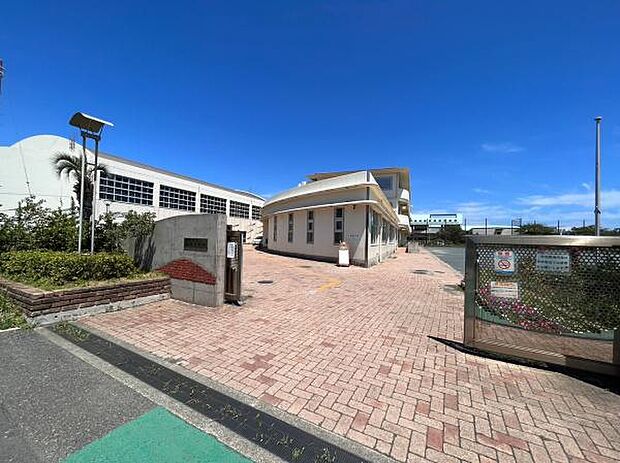 高砂小学校まで954m