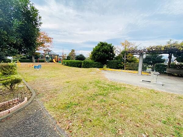 東山田公園まで629m