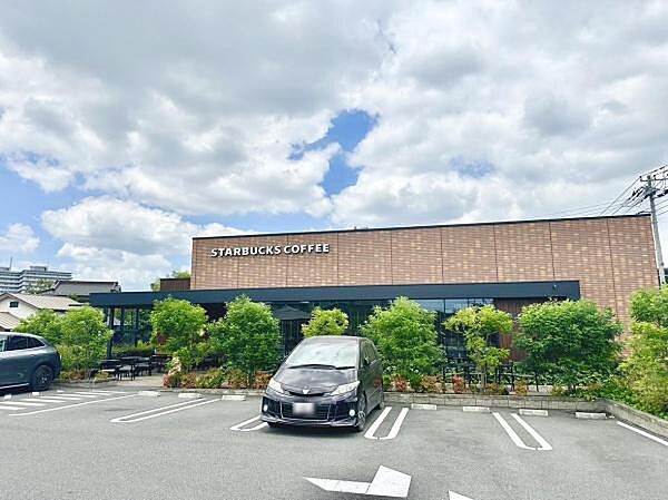 スターバックス藤沢菖蒲沢店まで893m