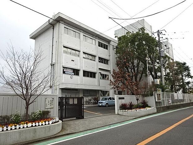 明治中学校まで670m