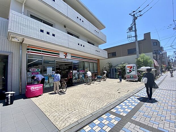 セブンイレブン鵠沼海岸店まで243m