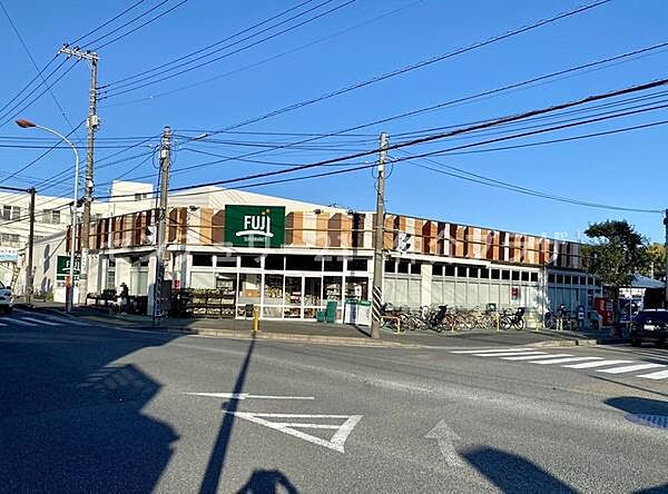 Fuji鵠沼藤が谷店まで1082m
