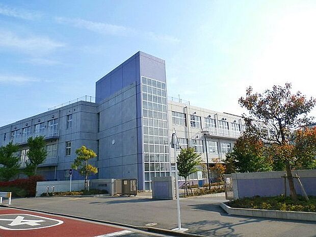 善行小学校まで1086m