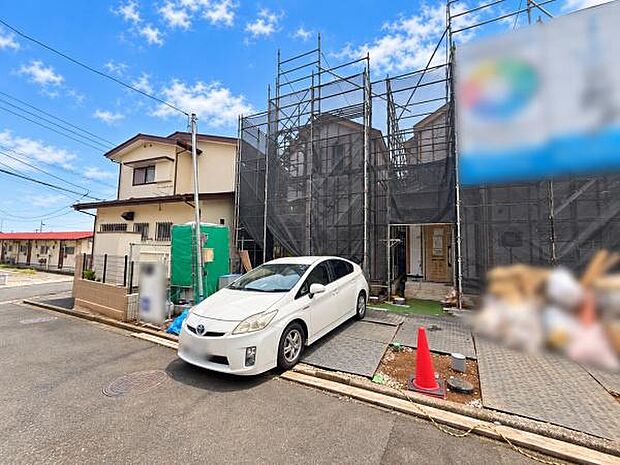 前面道路含む現地写真です