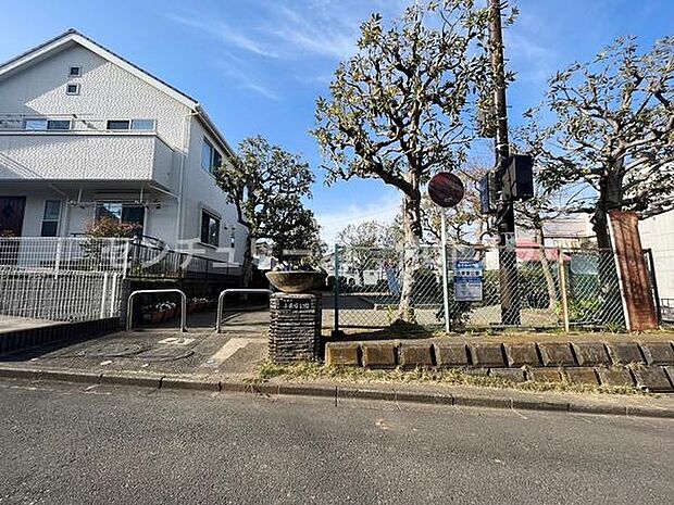 小栗塚公園まで1313m