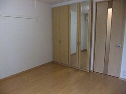 ＭＵＬＢＥＲＲＹ　ＨＯＵＳＥ 1階1Kのリビング/ダイニング