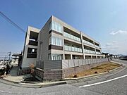 南彦根駅より徒歩14分 築8年2ヶ月 3階建の賃貸物件