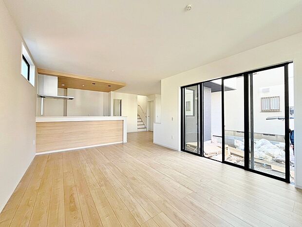 寒い季節も足元かぽかぽか。快適な空間を実現するリビング空間。