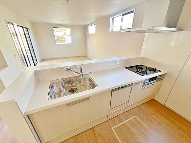 ビルトイン食洗機で作業スペースがすっきりし、広々とお料理できます。