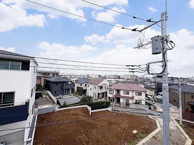 豊かな自然を目いっぱい愉しむことができるバルコニー。