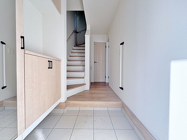 「ただいま」「おかえり」を交わすだけで家族の絆が深まります。