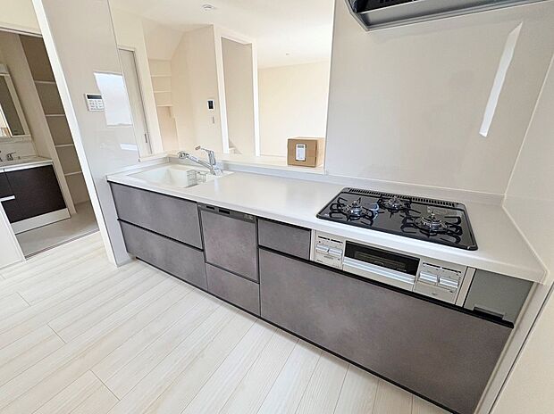 毎日使う場所だからこそ、家の中心になるキッチンはとても大切な空間です。