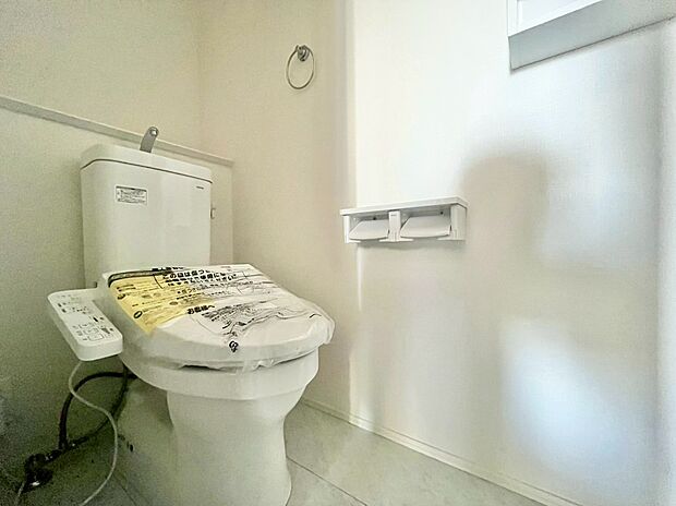 白を基調に飽きのこない空間は、質感豊かな仕上がりです。