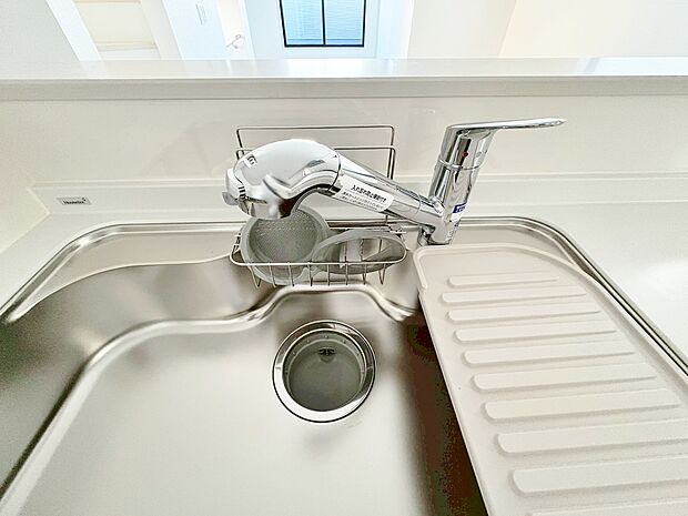 クリアな水が毎日使え、見た目にもスマートな浄水器一体型。