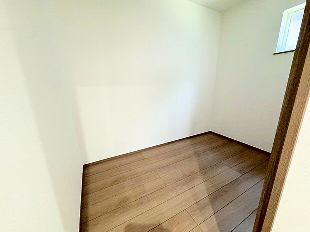 パントリーとしても活躍する収納です。